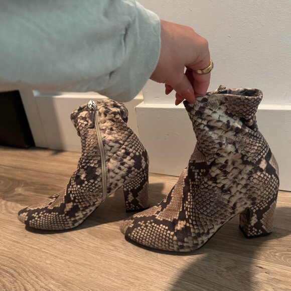 Steve Madden - Elory Snake Skin Printed Fabric Booties - Picture 3 of 7